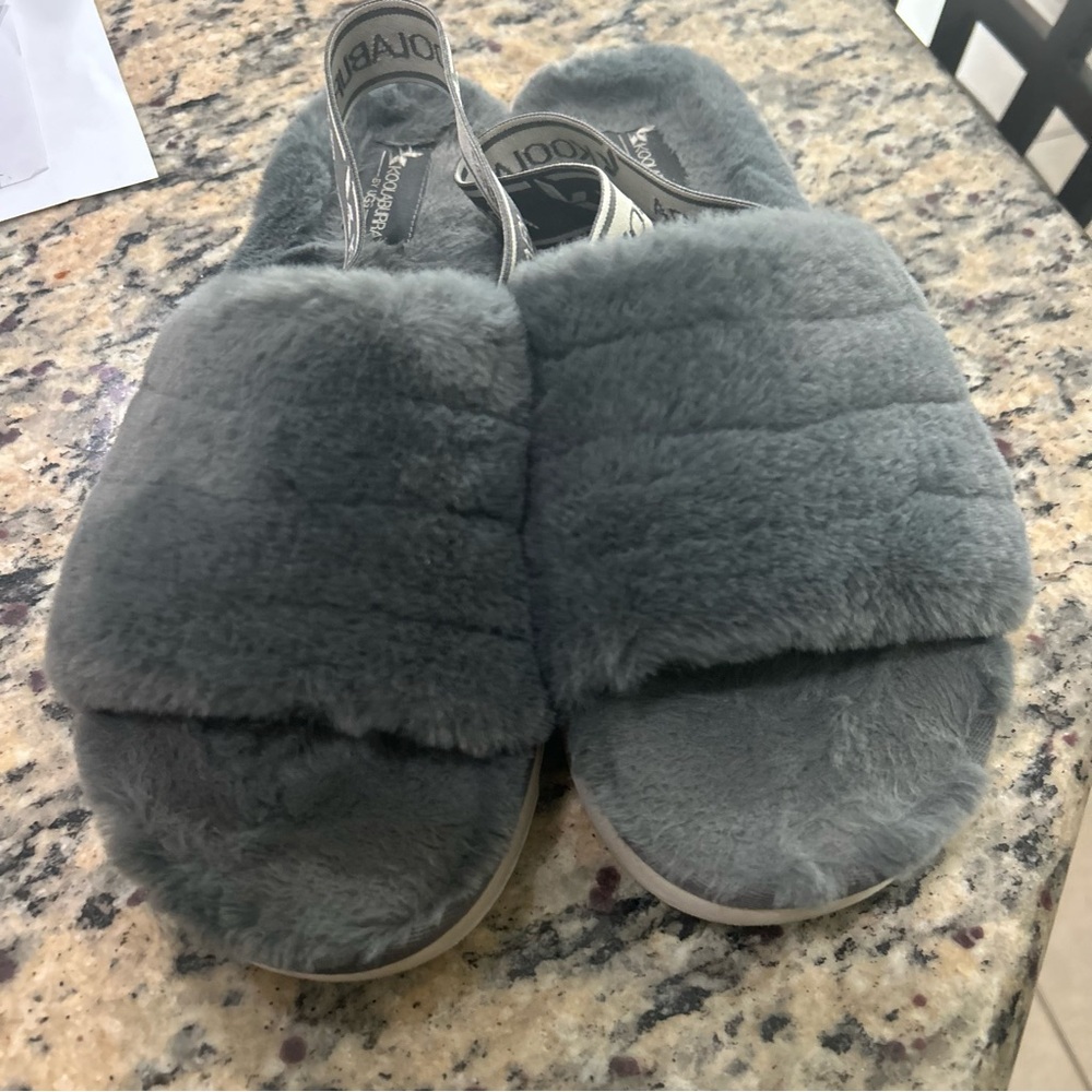 Koolaburra by UGG Gray Fuzzy Slippers size 10
